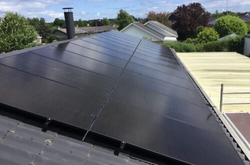 Prisguide: Få det meste ud af dit solcelleanlæg med batteri